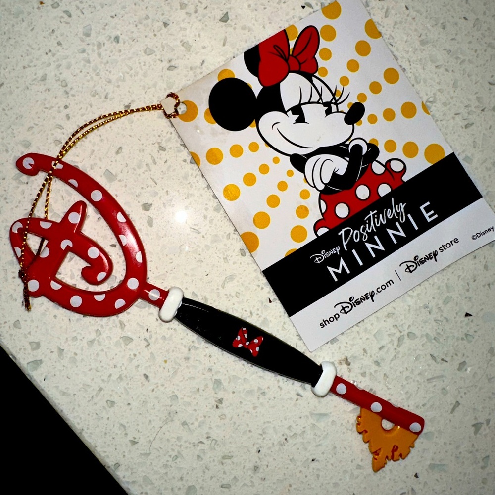 Disney Store Exclusive Positively Minnie Mouse Key Limited Addition